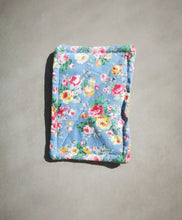 Load image into Gallery viewer, Blue floral hessian scourer