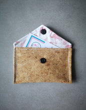 Load image into Gallery viewer, Cork and Cotton snap pouch