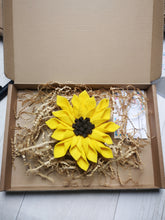 Load image into Gallery viewer, Felt Sunflower Pin / Brooch