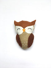 Load image into Gallery viewer, Woodland felt garland and matching baby mobile