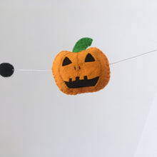 Load image into Gallery viewer, Felt Halloween Pumpkin Garland