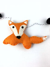Load image into Gallery viewer, Woodland felt garland and matching baby mobile