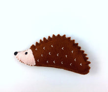 Load image into Gallery viewer, Woodland felt garland and matching baby mobile