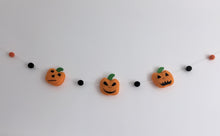 Load image into Gallery viewer, Felt Halloween Pumpkin Garland