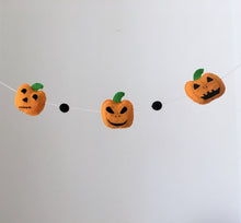Load image into Gallery viewer, Felt Halloween Pumpkin Garland