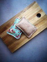 Load image into Gallery viewer, Blue floral hessian scrubby unsponge washing up sponge exfoliating