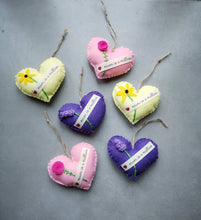 Load image into Gallery viewer, Mum/Grandma in a Million Floral Heart