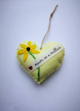 Load image into Gallery viewer, Mum/Grandma in a Million Floral Heart