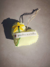 Load image into Gallery viewer, Mum/Grandma in a Million Floral Heart