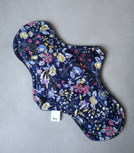 Load image into Gallery viewer, Cloth Pads (CSP) Sanitary Towels Reusable Washable Feminine Hygiene
